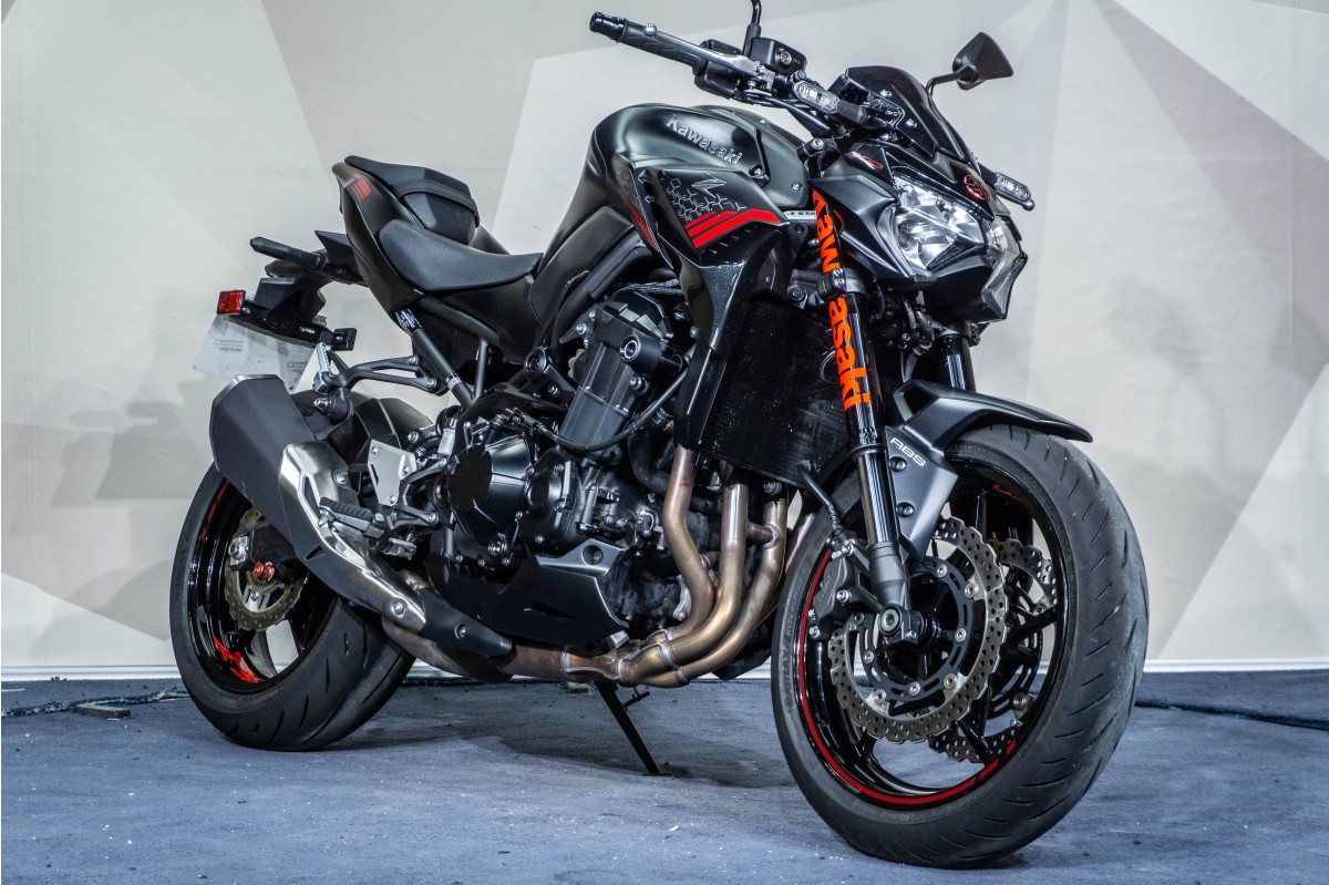 KAWASAKI Z900