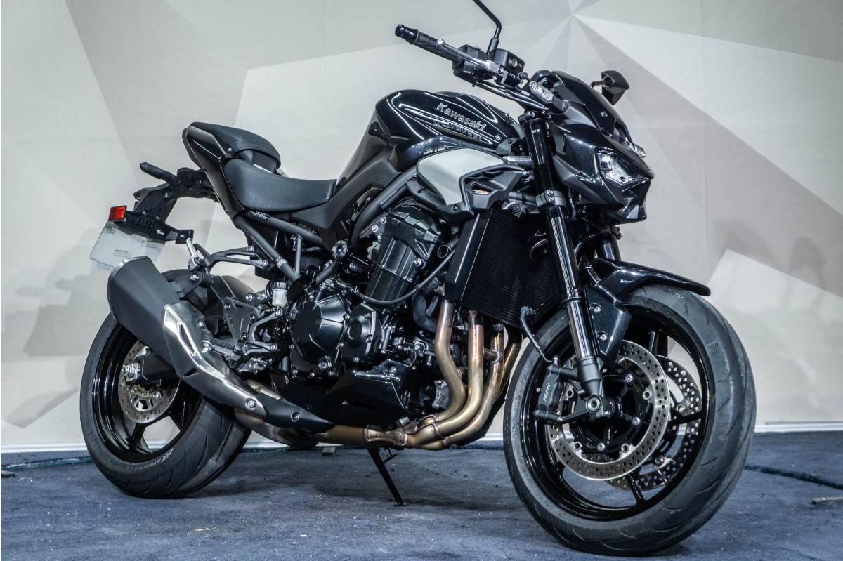 KAWASAKI Z900
