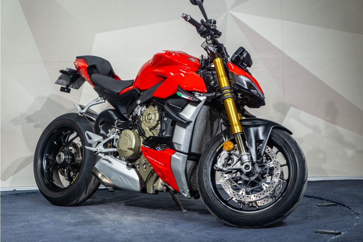 DUCATI Streetfighter V4S