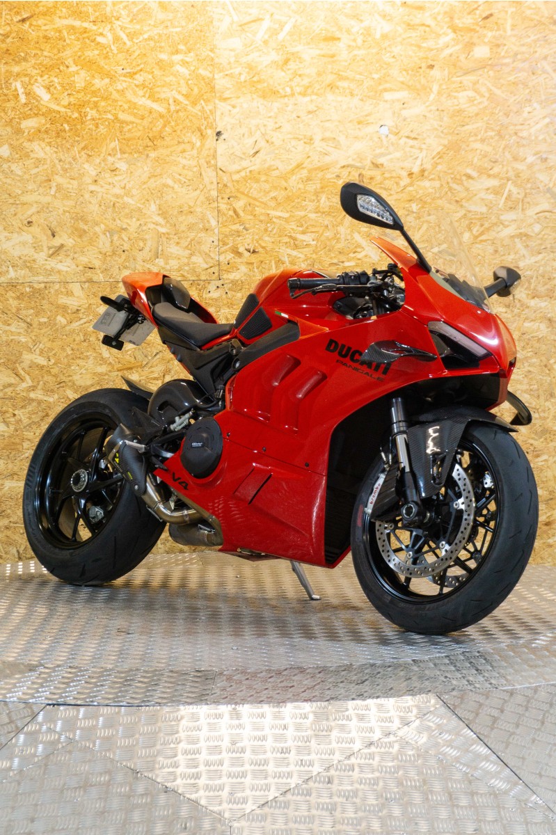 DUCATI Panigale v4