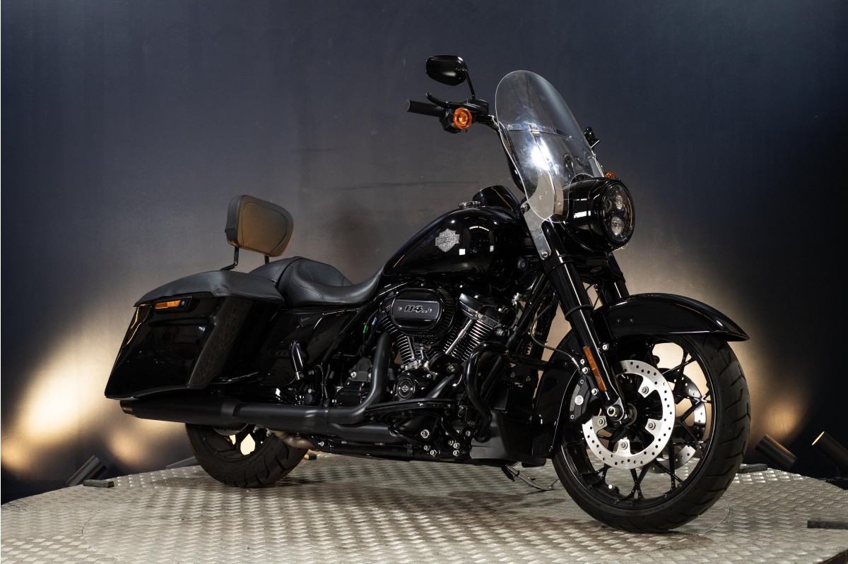 HARLEY DAVIDSON ROAD KING SPECIAL