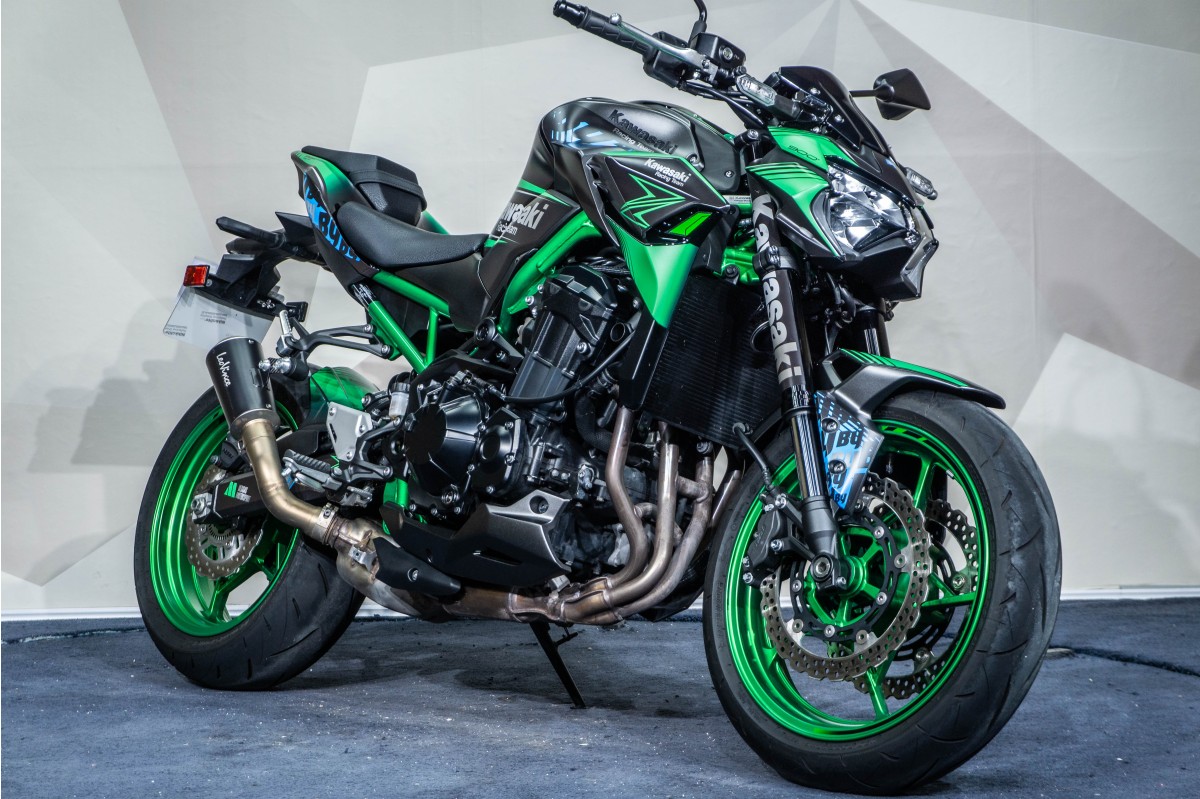 KAWASAKI Z900