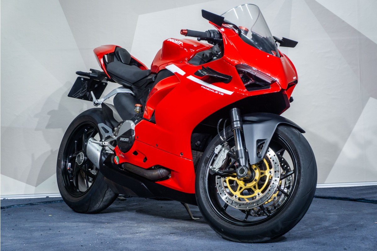 DUCATI Panigale v2