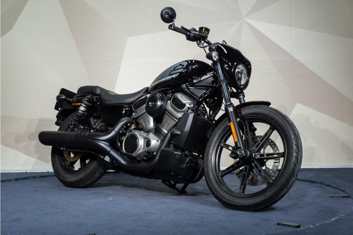 HARLEY DAVIDSON Nightster