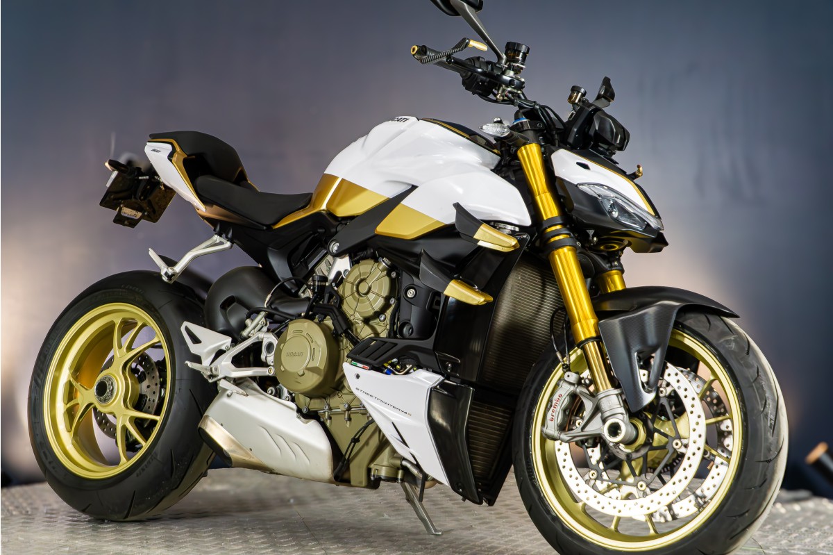 DUCATI Streetfighter V4S