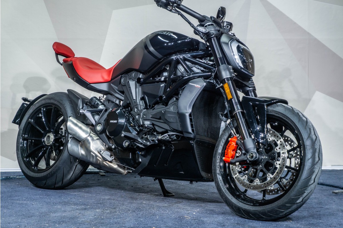 DUCATI X DIAVEL NERA
