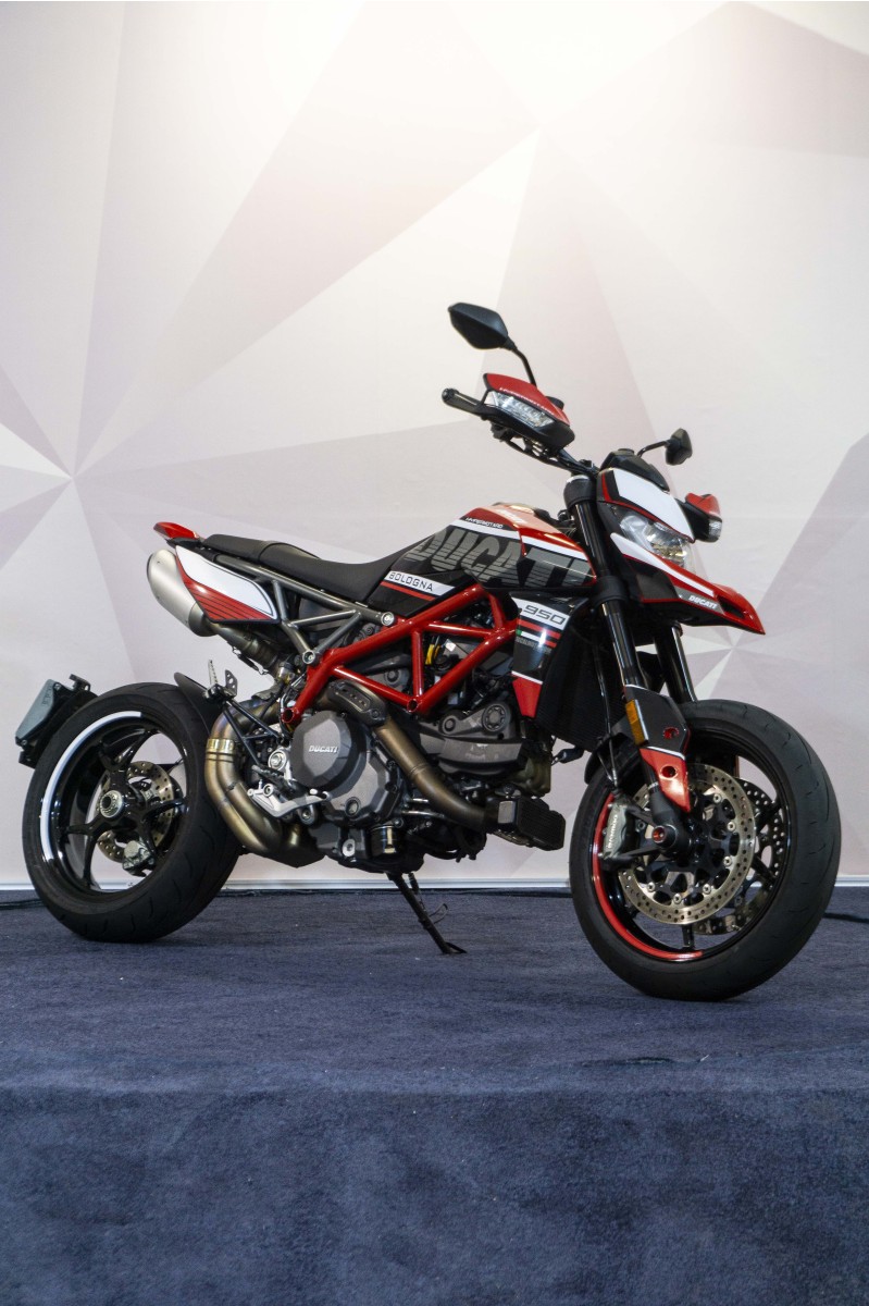 DUCATI Hypermotard 950