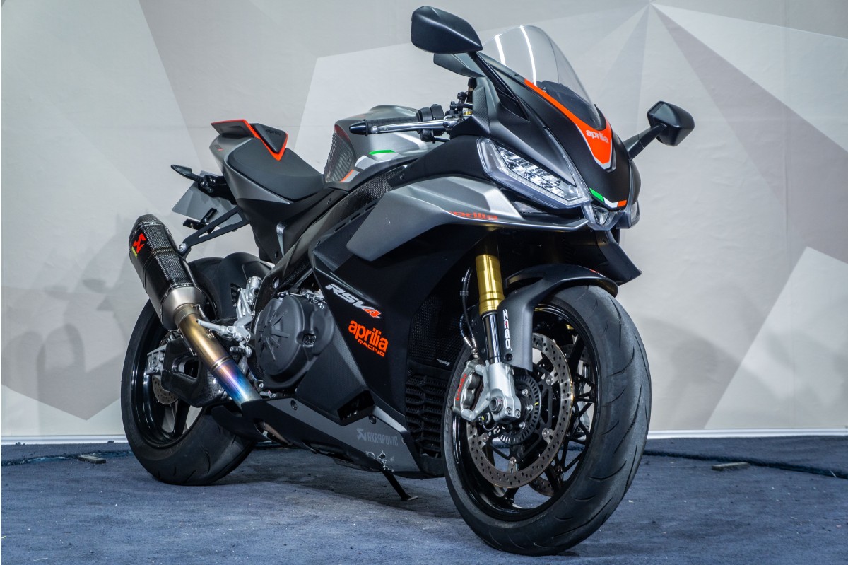 APRILIA RSV4
