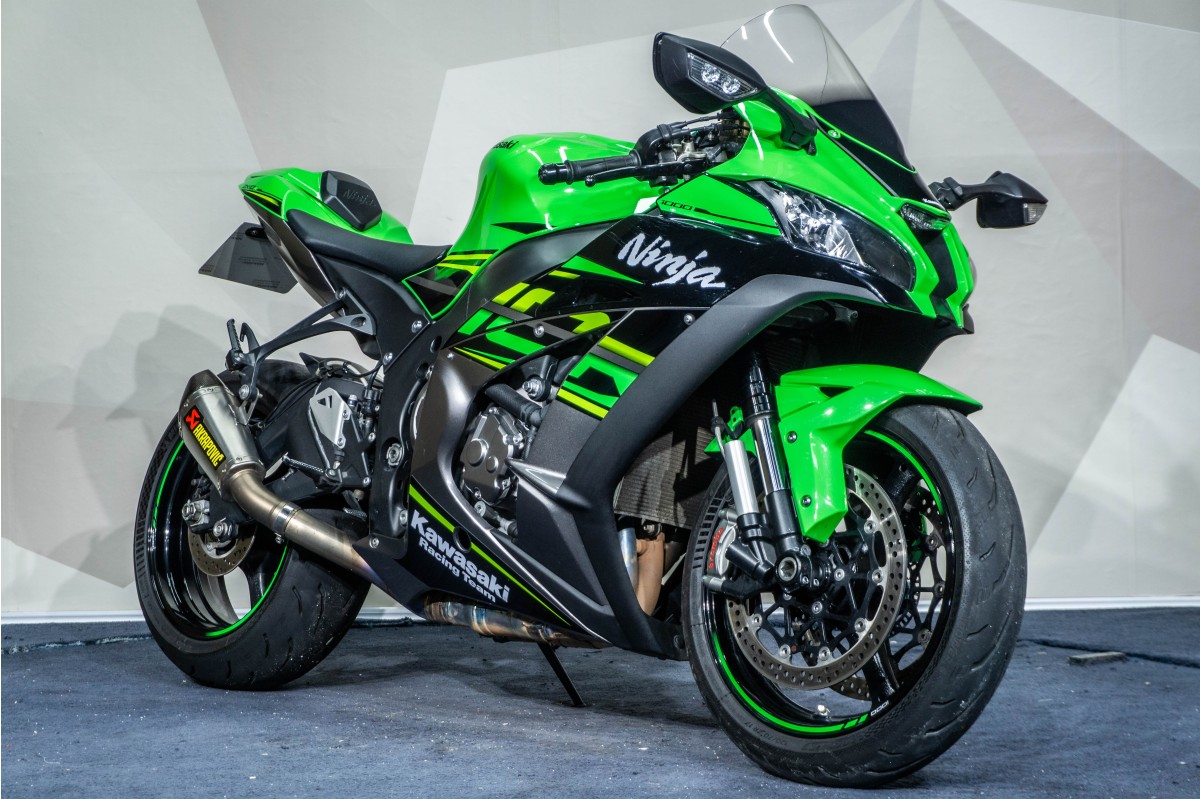 KAWASAKI Ninja ZX10 R