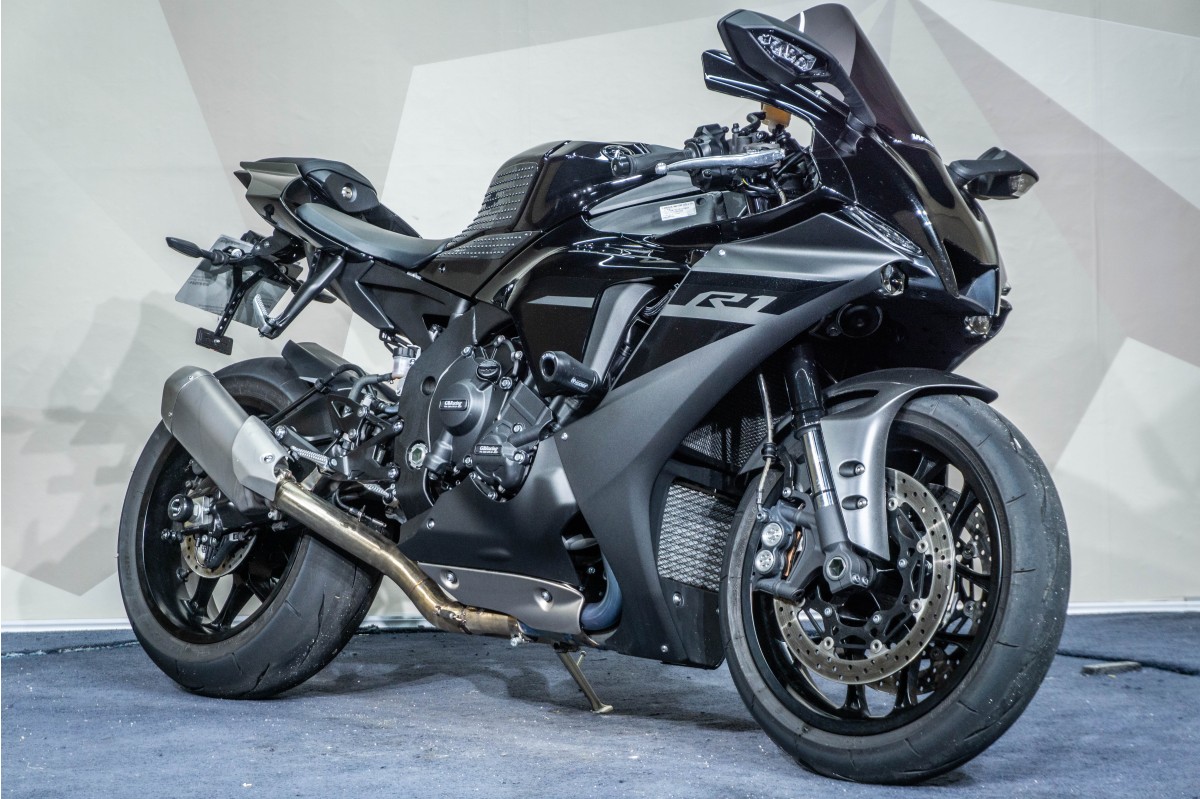 YAMAHA YZF R1