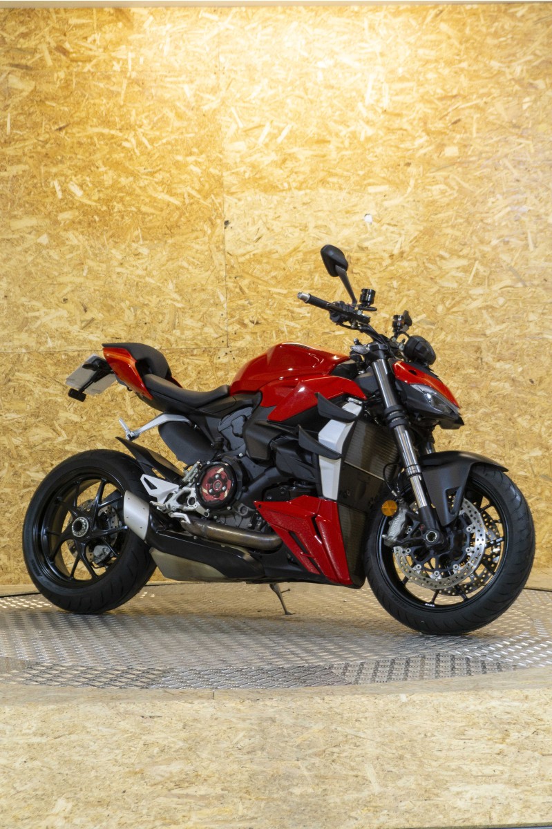 DUCATI Streetfighter V2