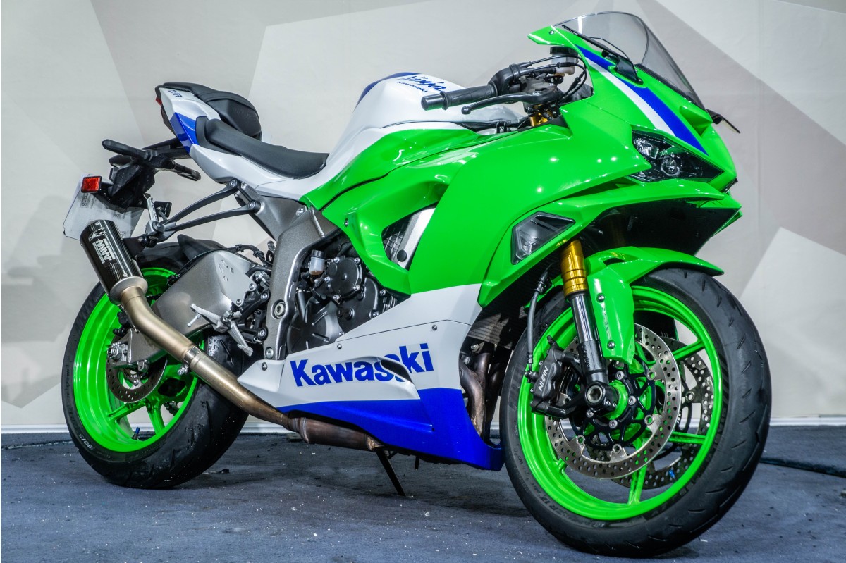KAWASAKI ZX6-R