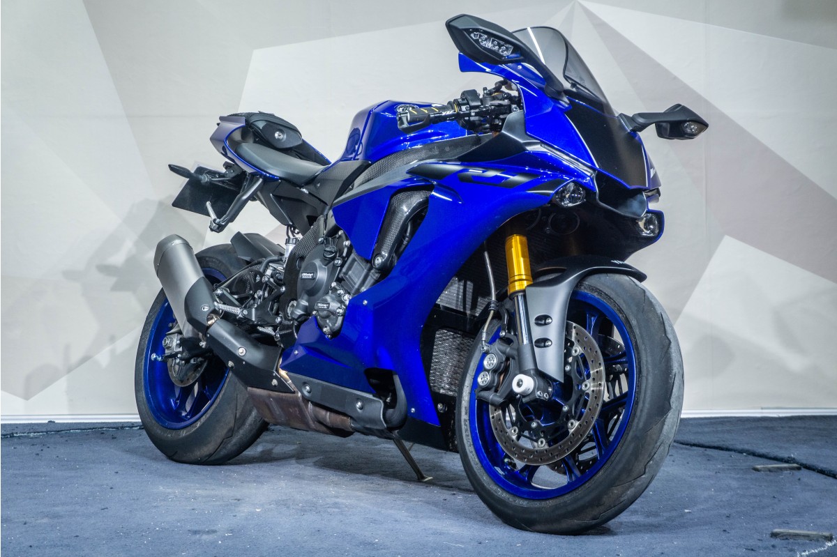 YAMAHA YZF R1