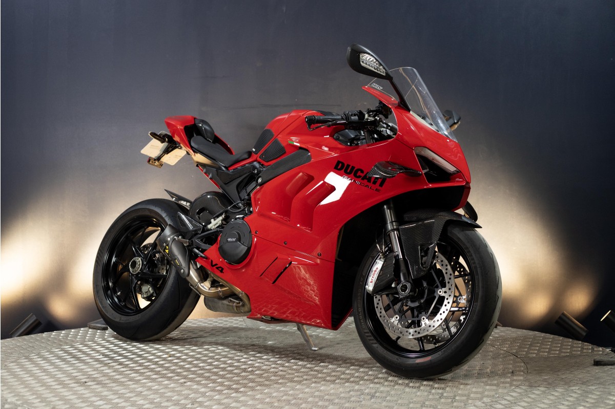DUCATI Panigale v4