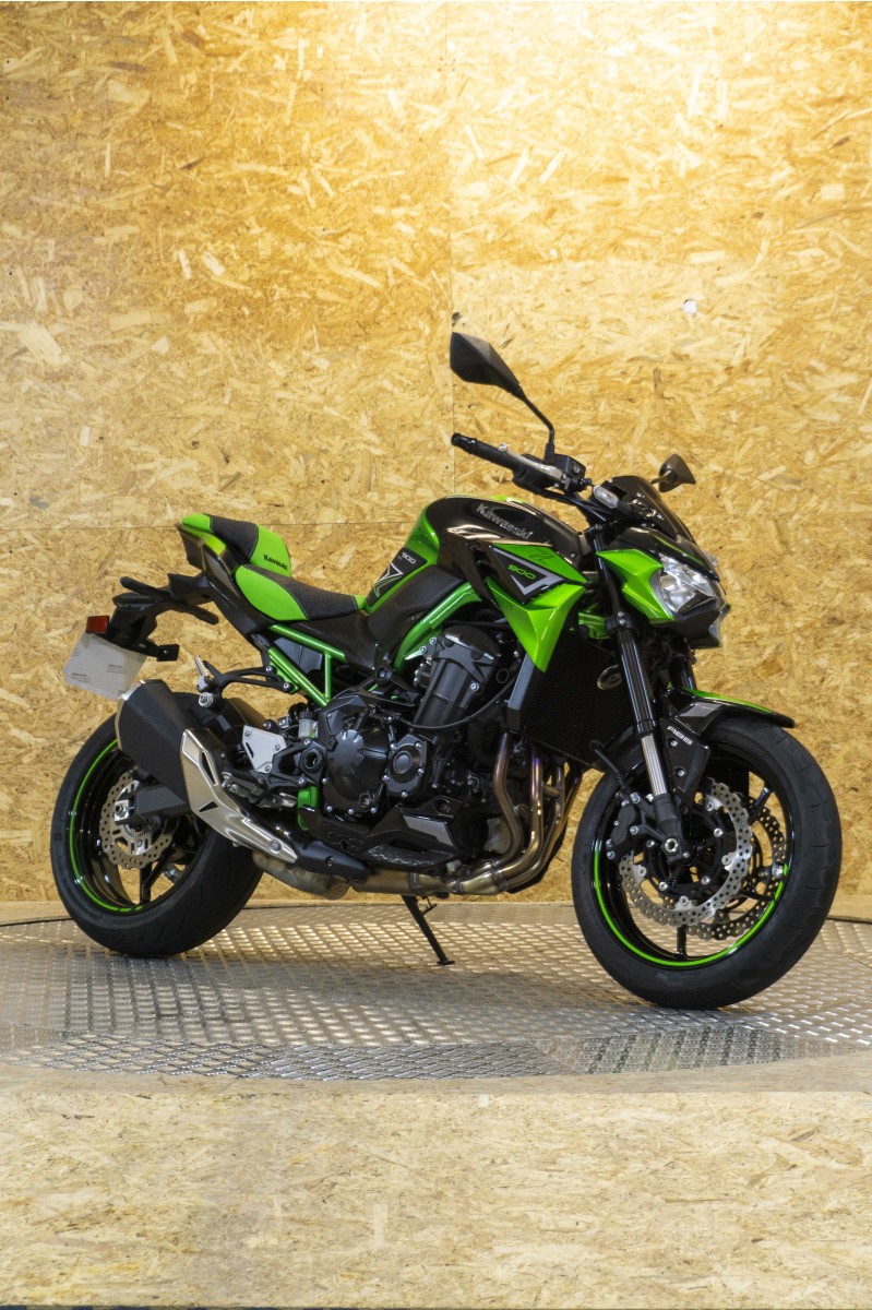 KAWASAKI Z900