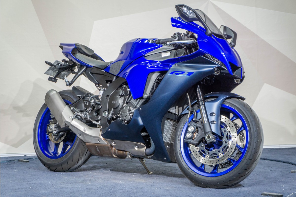 YAMAHA YZF R1