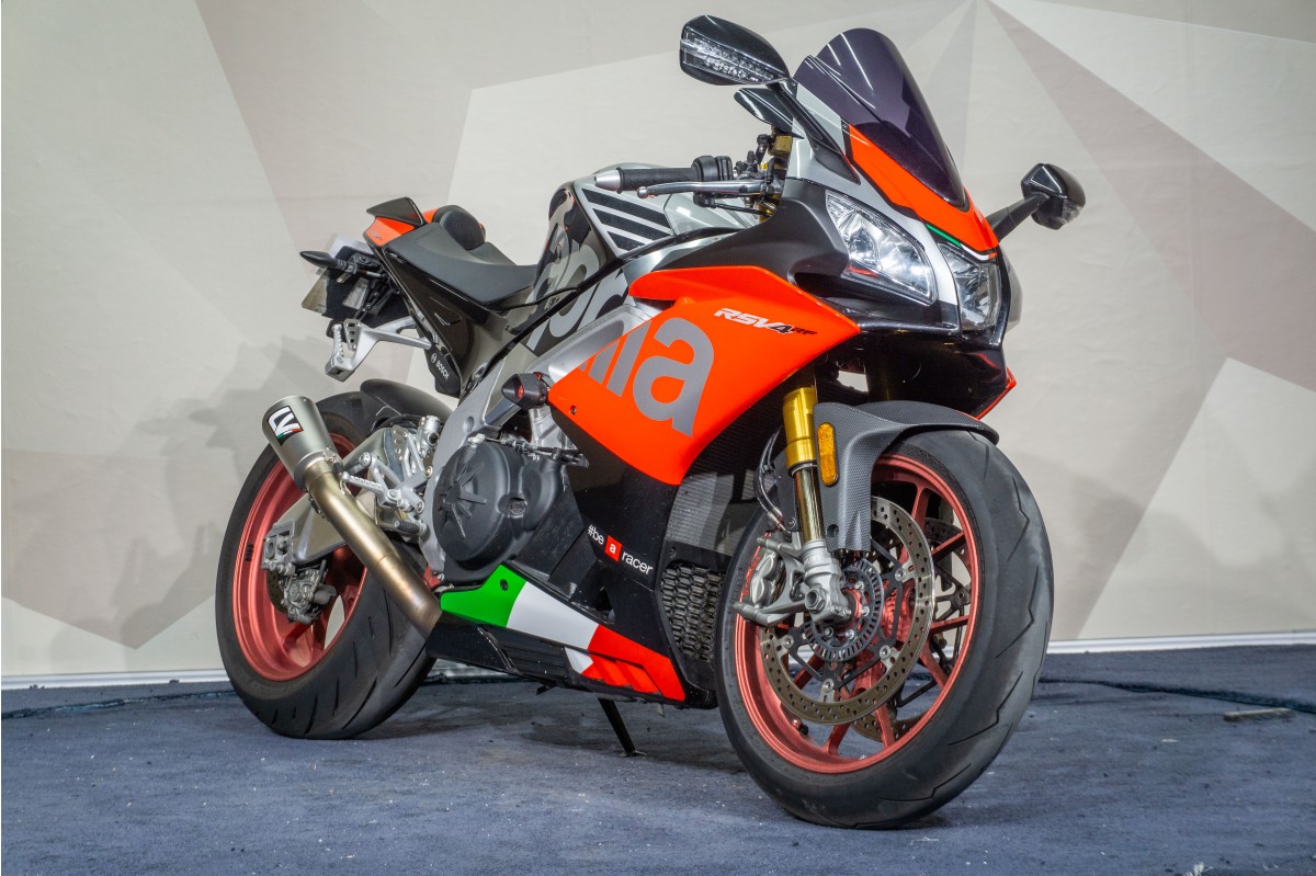 APRILIA RSV4