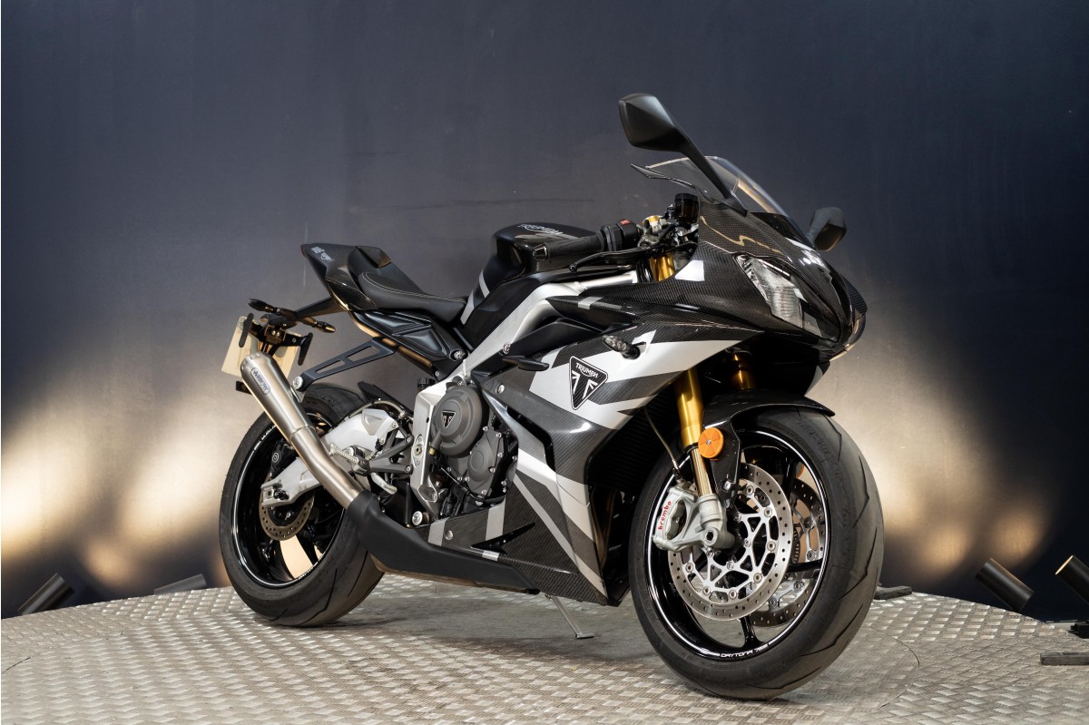 TRIUMPH Daytona Moto2