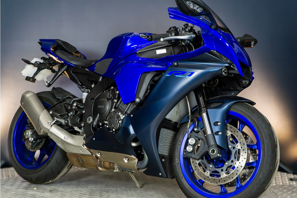 YAMAHA YZF R1