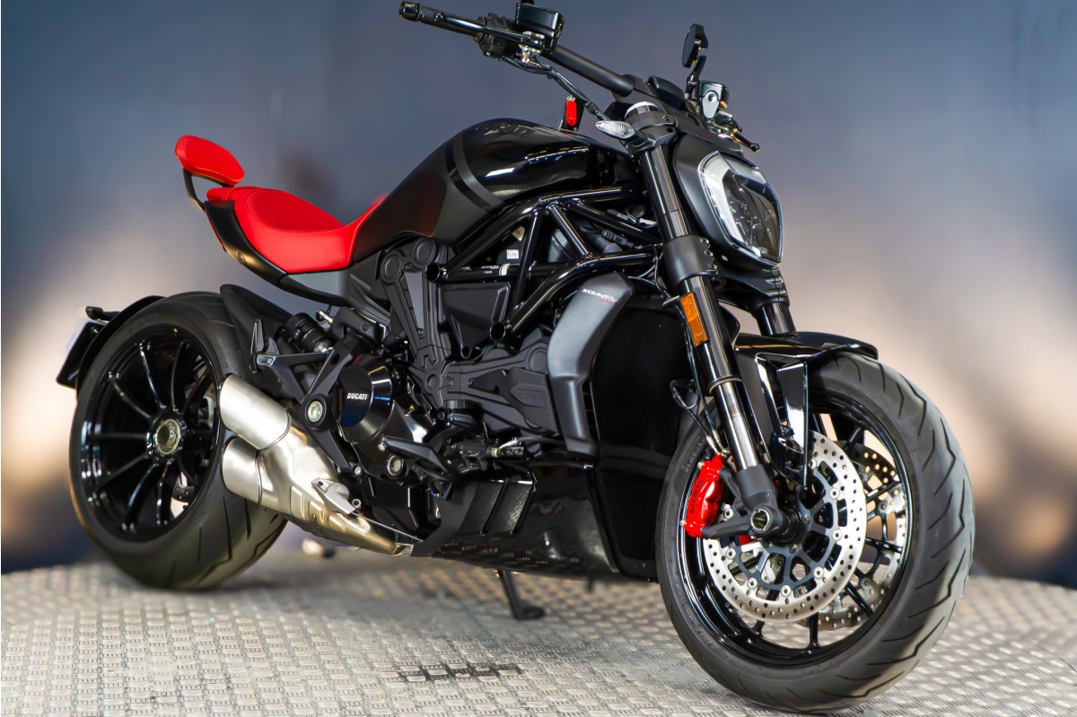 DUCATI X DIAVEL NERA