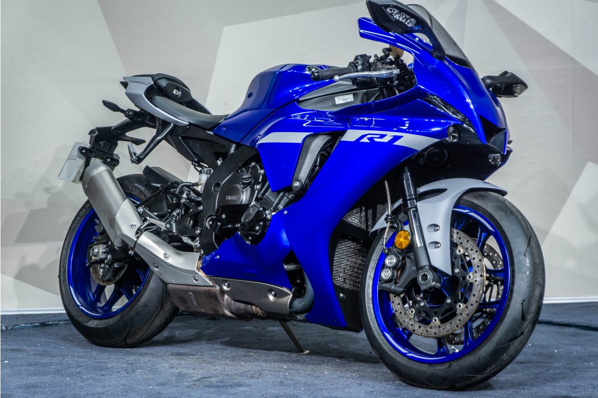 YAMAHA YZF R1