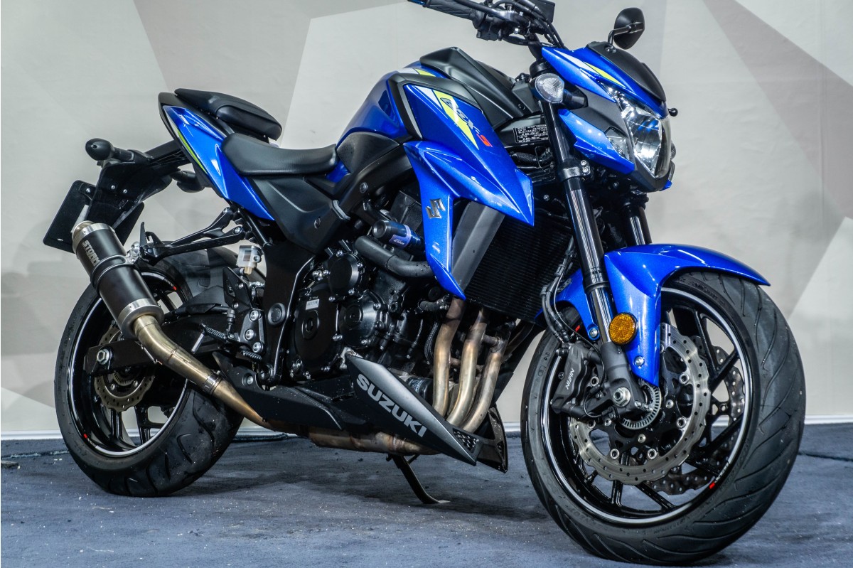 SUZUKI GSXS750