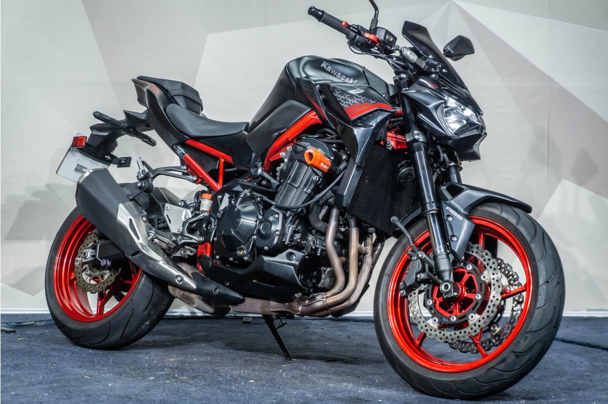 KAWASAKI Z 900