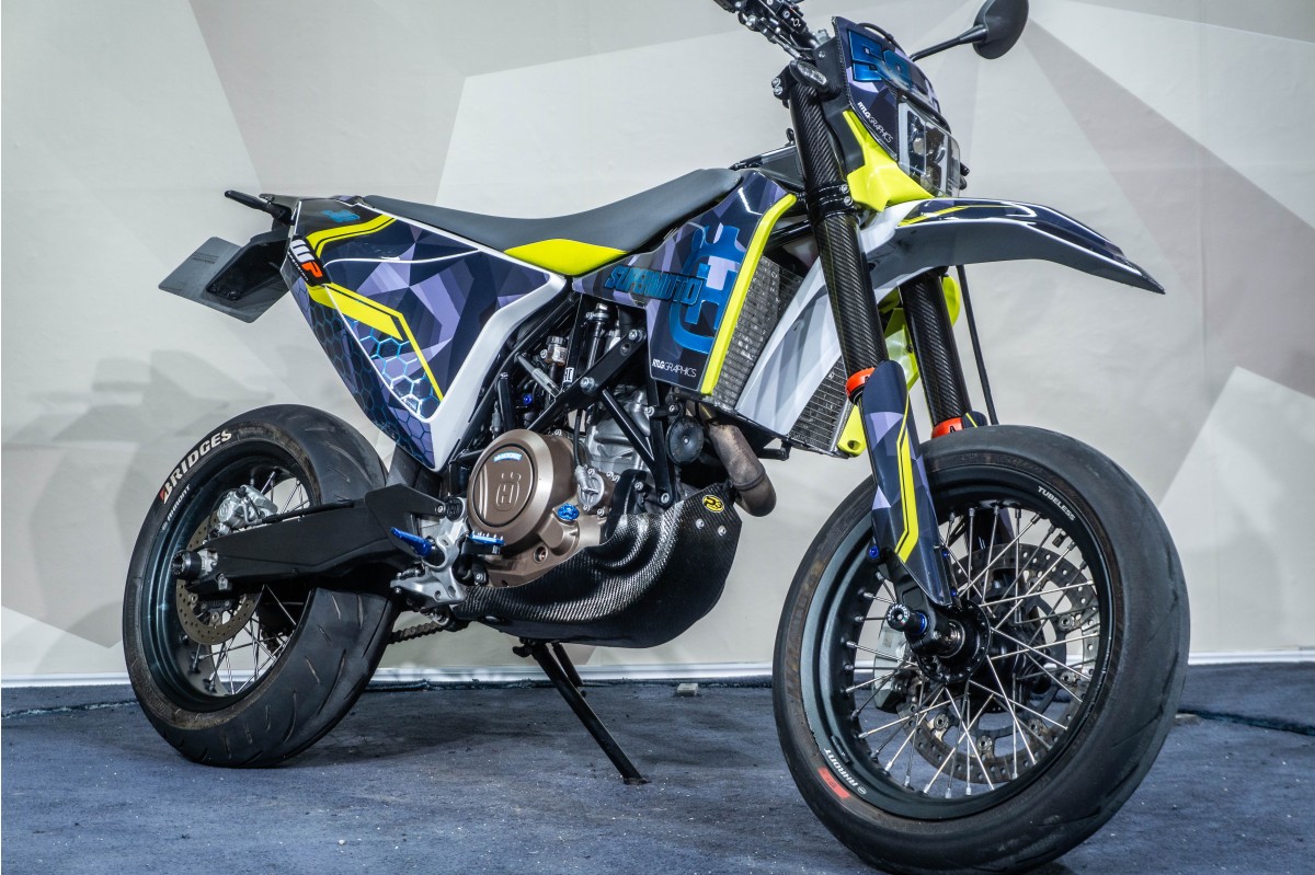 HUSQVARNA 701 SUPERMOTO