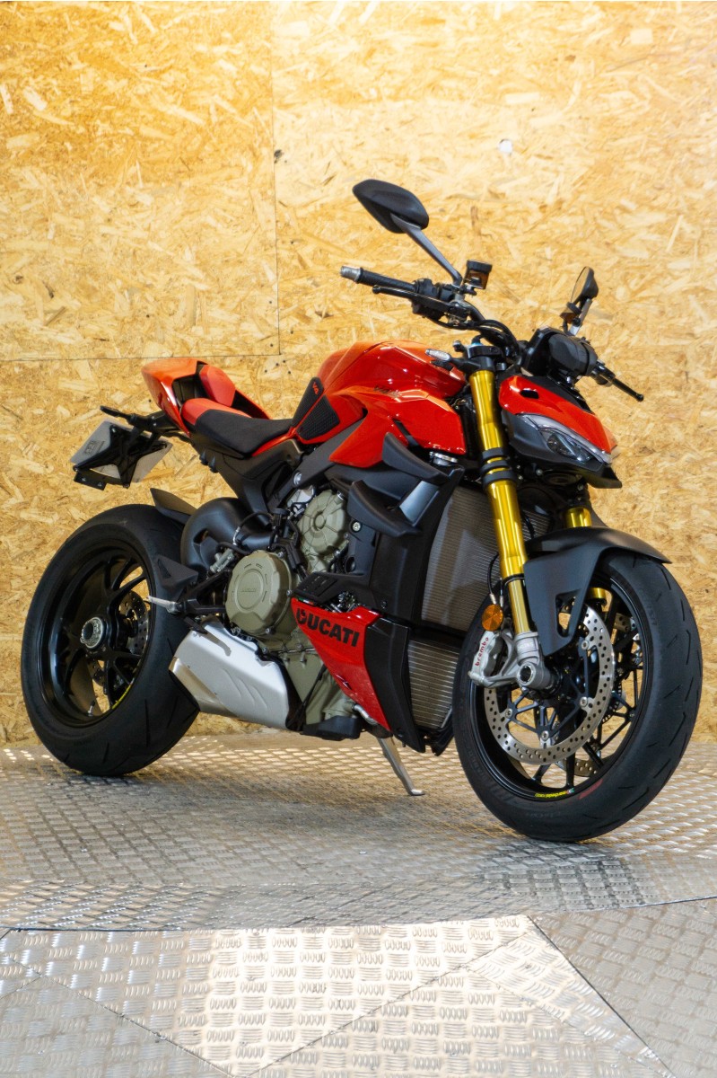 DUCATI Streetfighter V4S